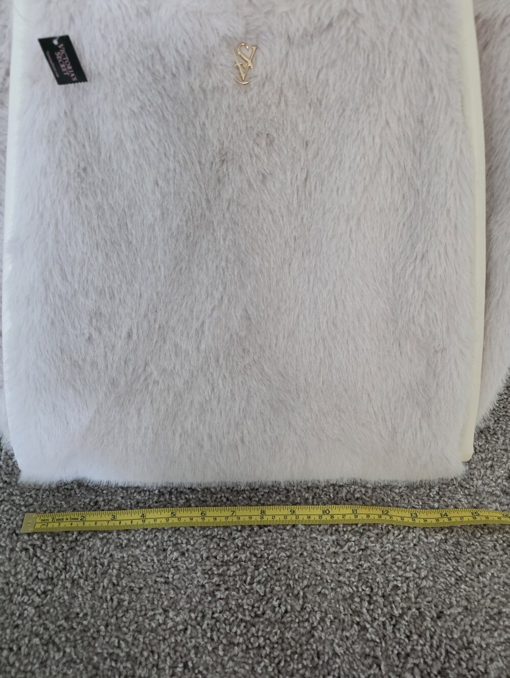 Victoria's Secret Cream Faux Fur Tote Bag (NWT) - Picture 5 of 7